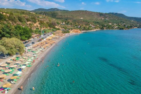 Verga Stone Haven - Seafront Waves' Embrace